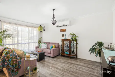 Property photo of 3 Mianga Crescent Unanderra NSW 2526