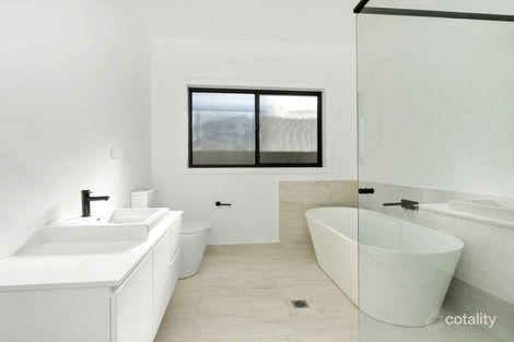 Property photo of 32 Aston Martin Drive Goulburn NSW 2580