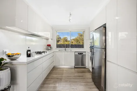 Property photo of 3 Mianga Crescent Unanderra NSW 2526