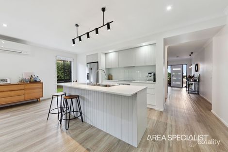 Property photo of 10 Abrehart Road Pakenham VIC 3810