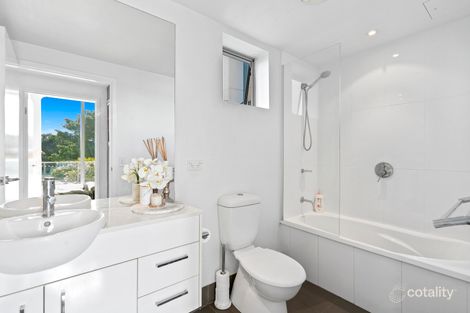 Property photo of 102/3 Compass Drive Biggera Waters QLD 4216