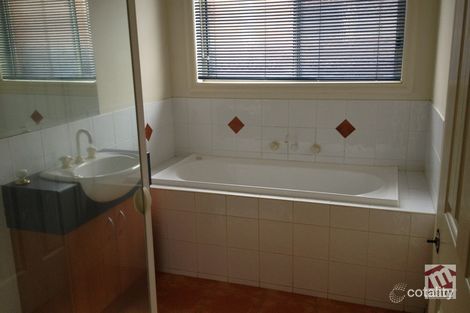 Property photo of 10 Ruby Place Werribee VIC 3030