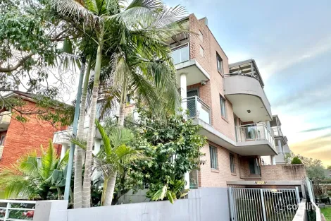 2/108 Woodburn Rd, Berala, NSW 2141