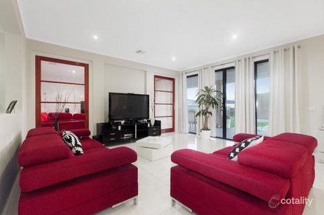 Property photo of 19 Sunview Place Berwick VIC 3806