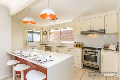 Property photo of 32 Floralia Close New Lambton Heights NSW 2305