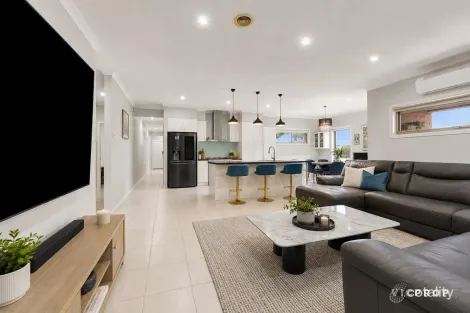 Property photo of 34 Como Avenue Burnside Heights VIC 3023