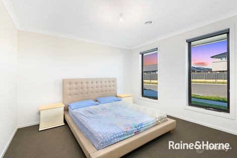 Property photo of 53 Viola Circuit Clyde VIC 3978