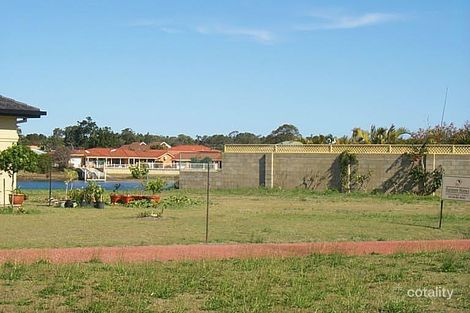 13 Edgewater Cl, Yamba, NSW 2464