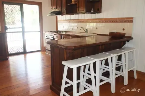 Property photo of 3 Kingfisher Parade Toogoom QLD 4655