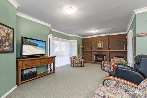 Property photo of 3 Collett Rise Endeavour Hills VIC 3802