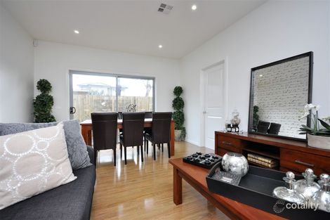 Property photo of 2/322 Melrose Drive Tullamarine VIC 3043