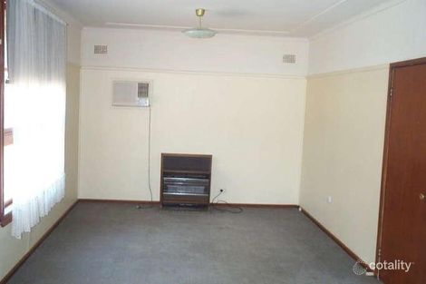 Property photo of 22 Castlereagh Avenue Mount Austin NSW 2650