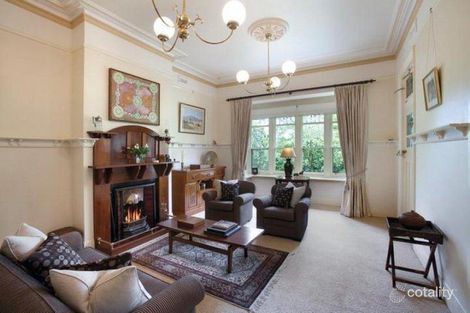 Property photo of 1 Fairview Grove Glen Iris VIC 3146