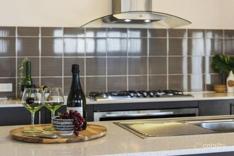 5 Hestercombe Way, Landsdale, WA 6065