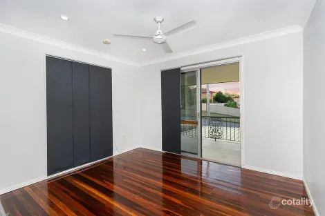 Property photo of 28 Olbern Crescent Yamanto QLD 4305