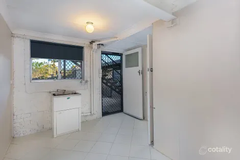 Property photo of 28 Olbern Crescent Yamanto QLD 4305