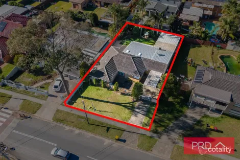 Property photo of 28 Nuwarra Road Chipping Norton NSW 2170