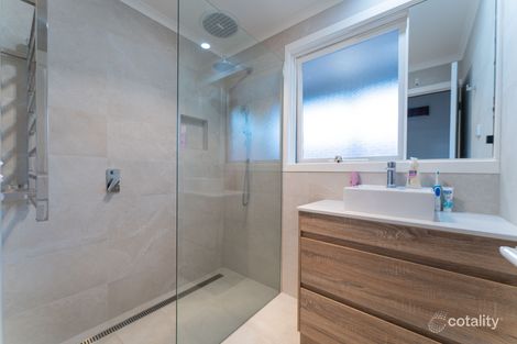 Property photo of 160 Dandelion Drive Rowville VIC 3178