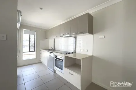 Property photo of 2/19 Ada Street Leichhardt QLD 4305