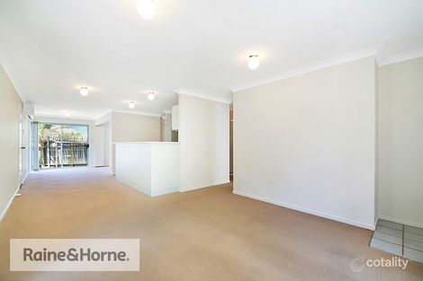 Property photo of 2/30 School Street Kincumber NSW 2251