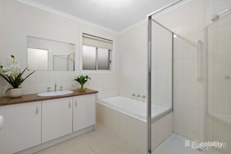 Property photo of 3/43 Ebony Drive Pakenham VIC 3810