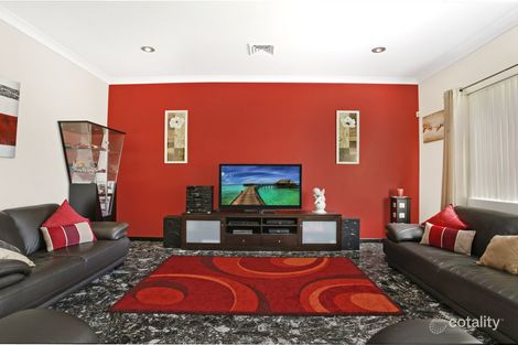 Property photo of 2 Onyx Close Bossley Park NSW 2176
