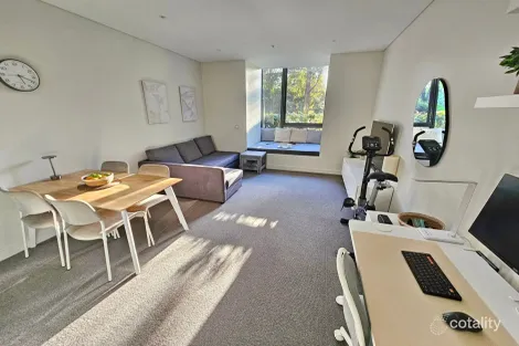 Property photo of 1 Cullen Close Forest Lodge NSW 2037