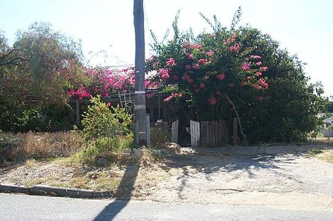 18 Curedale St, Beaconsfield, WA 6162