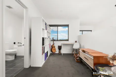 Property photo of 14 Bernard Heinze Avenue Moncrieff ACT 2914