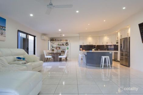 Property photo of 5 Salisbury Place Ooralea QLD 4740