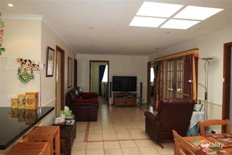 Property photo of 10 Withers Close Sunbury VIC 3429