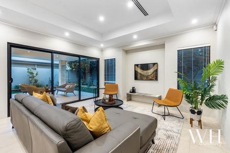 Property photo of 11 Barrow Crescent North Coogee WA 6163