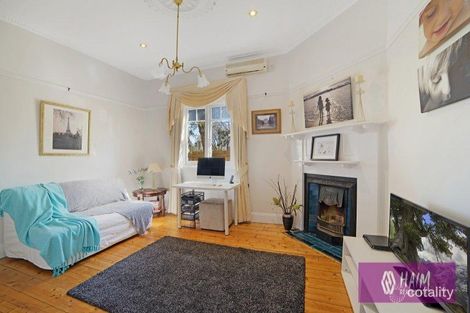 Property photo of 1 Oakleigh Crescent Ormond VIC 3204