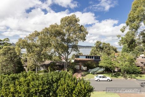 Property photo of 11 Hibiscus Close Speers Point NSW 2284