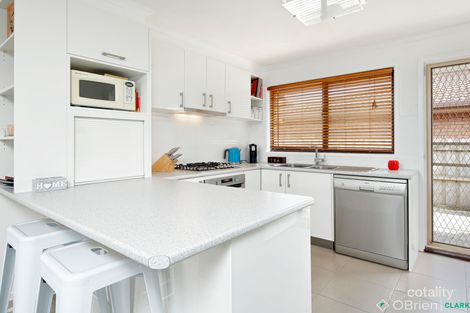 Property photo of 1/16 Cambridge Drive Warragul VIC 3820