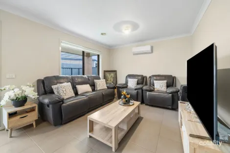 Property photo of 7 Wilkiea Crescent Cranbourne North VIC 3977