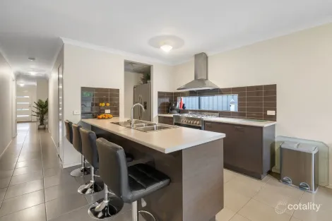 Property photo of 7 Wilkiea Crescent Cranbourne North VIC 3977