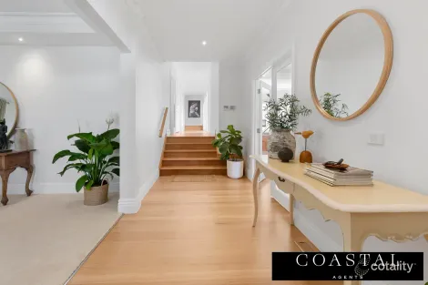 Property photo of 17 Eumeralla Grove Mount Eliza VIC 3930