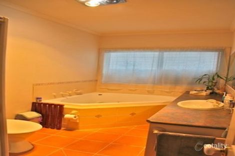 Property photo of 4 Clapton Court Cranbourne East VIC 3977