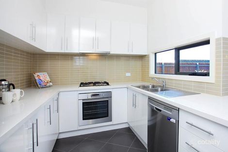 Property photo of 2/13 Stayner Grove Moorabbin VIC 3189