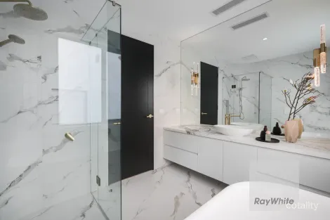 Property photo of 1 Bernadette Road Greenvale VIC 3059