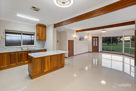 Property photo of 22 Kent Drive Victor Harbor SA 5211