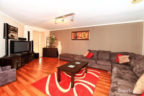 Property photo of 18 Caulfield Crescent Roxburgh Park VIC 3064