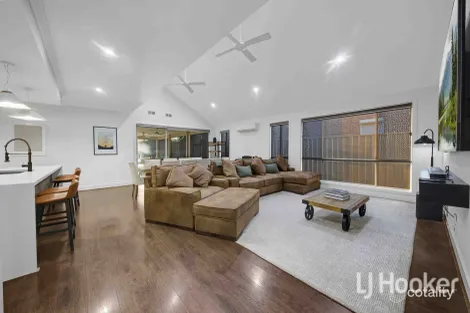 5 Bloom Ave, Kurunjang, VIC 3337