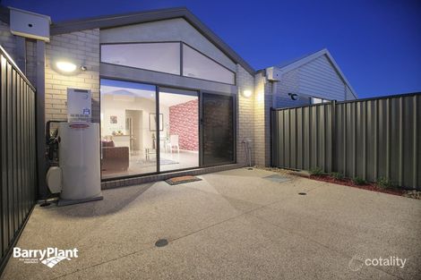 Property photo of 16 Viewrise Walk Craigieburn VIC 3064