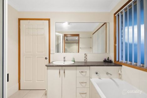 Property photo of 48 Gainsborough Drive Glenvale QLD 4350