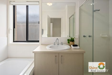 Property photo of 69 Wurrook Circuit North Geelong VIC 3215