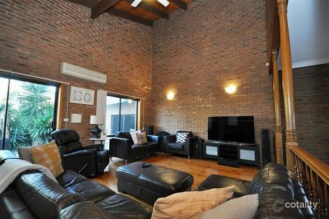 Property photo of 11 Banksia Grove Tullamarine VIC 3043