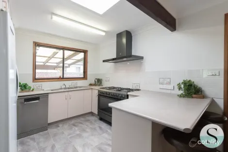 Property photo of 52 Cams Boulevard Summerland Point NSW 2259