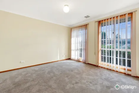 Property photo of 2 Pamela Court Werribee VIC 3030